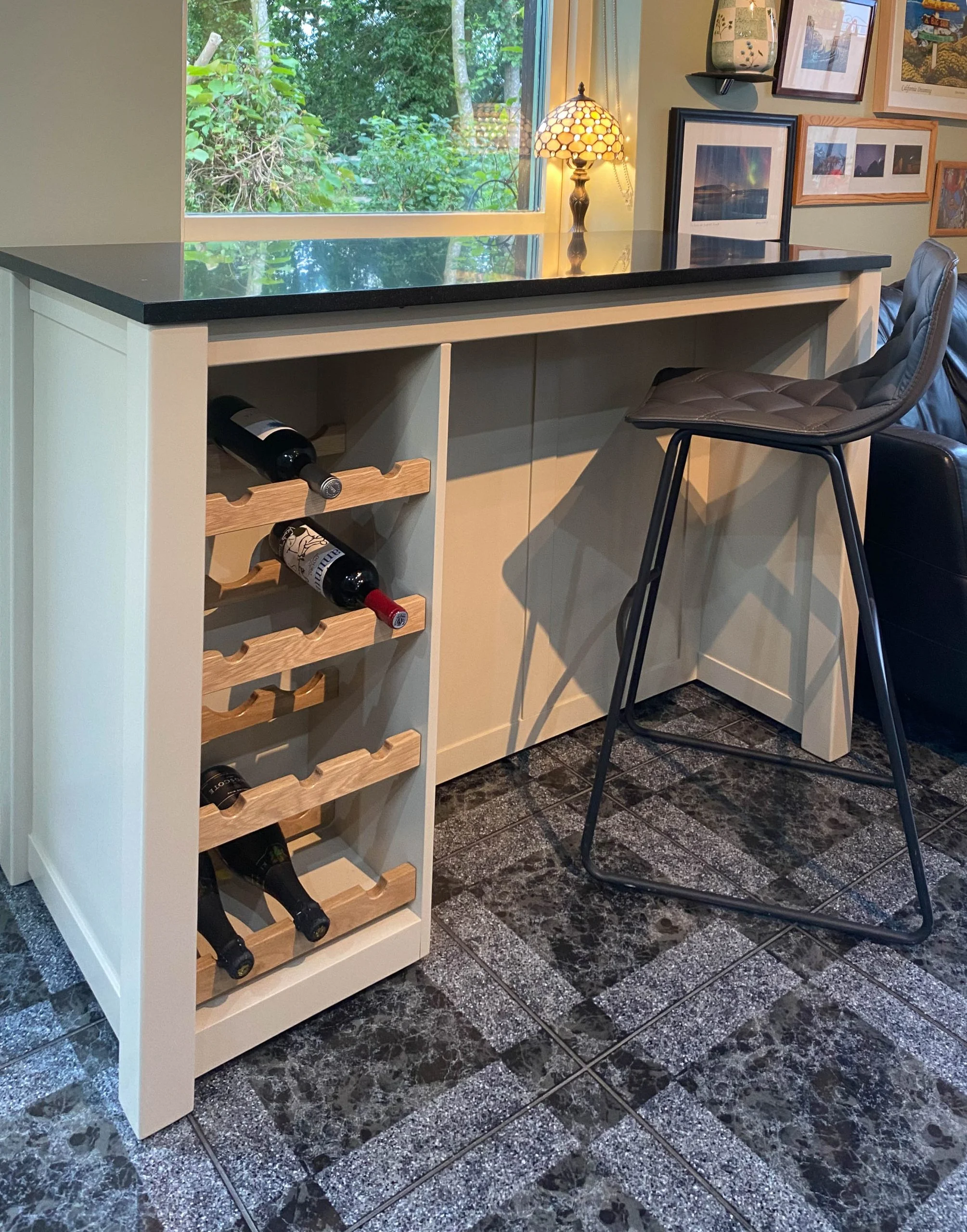 Lonon Interiors / wine rack table